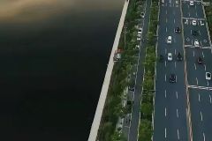 不得不给摄影师加钱。 ​​​