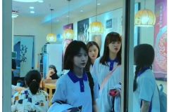 深圳市的中小学，校服都是统一的，全国唯一