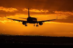 为啥宁可航空遇难死亡率 100%，也不给乘客自主选择跳伞机会？